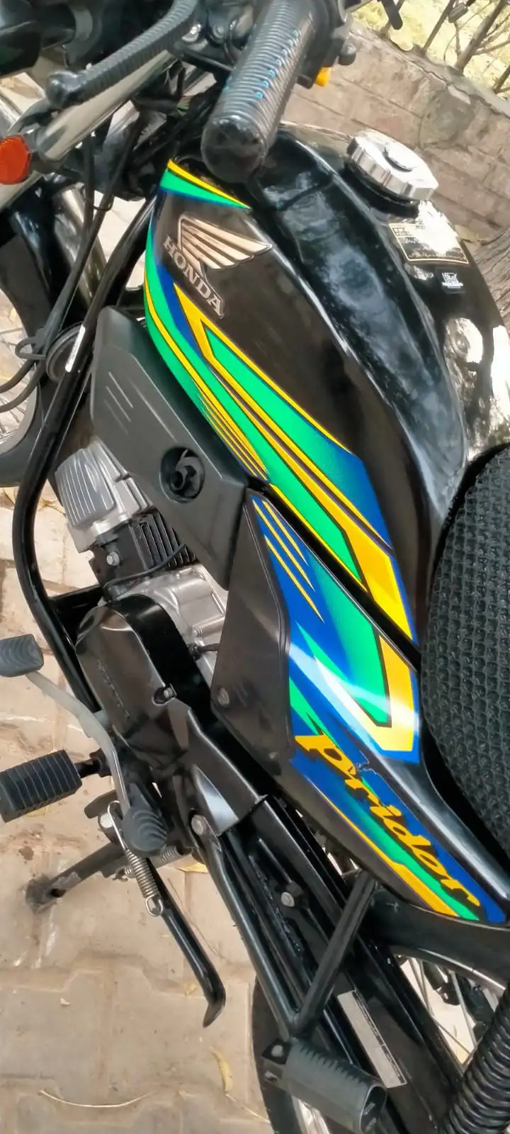 ہنڈا پرائیڈر فار سیل گڈ کنڈیشن لش گاڑی 23 ماڈل لوکیشن چیچہ وطنی//03183512108//03030974908