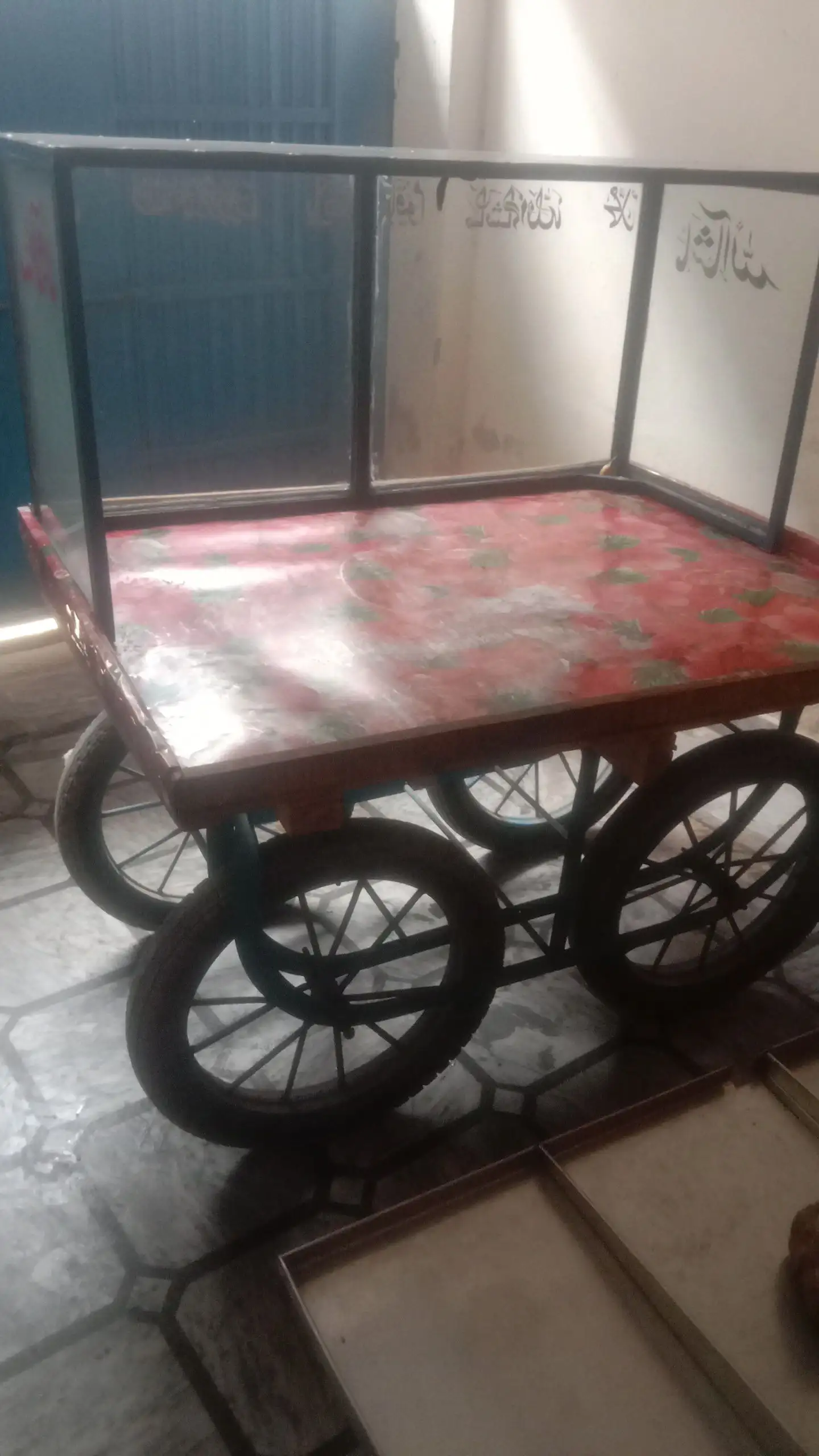 Fast food display setup