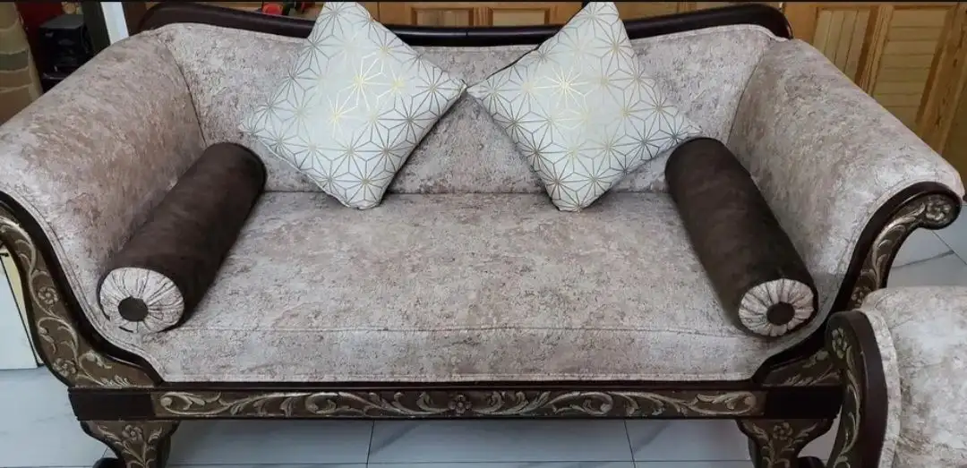 Big size (7 seater sofa set) in brand new condition