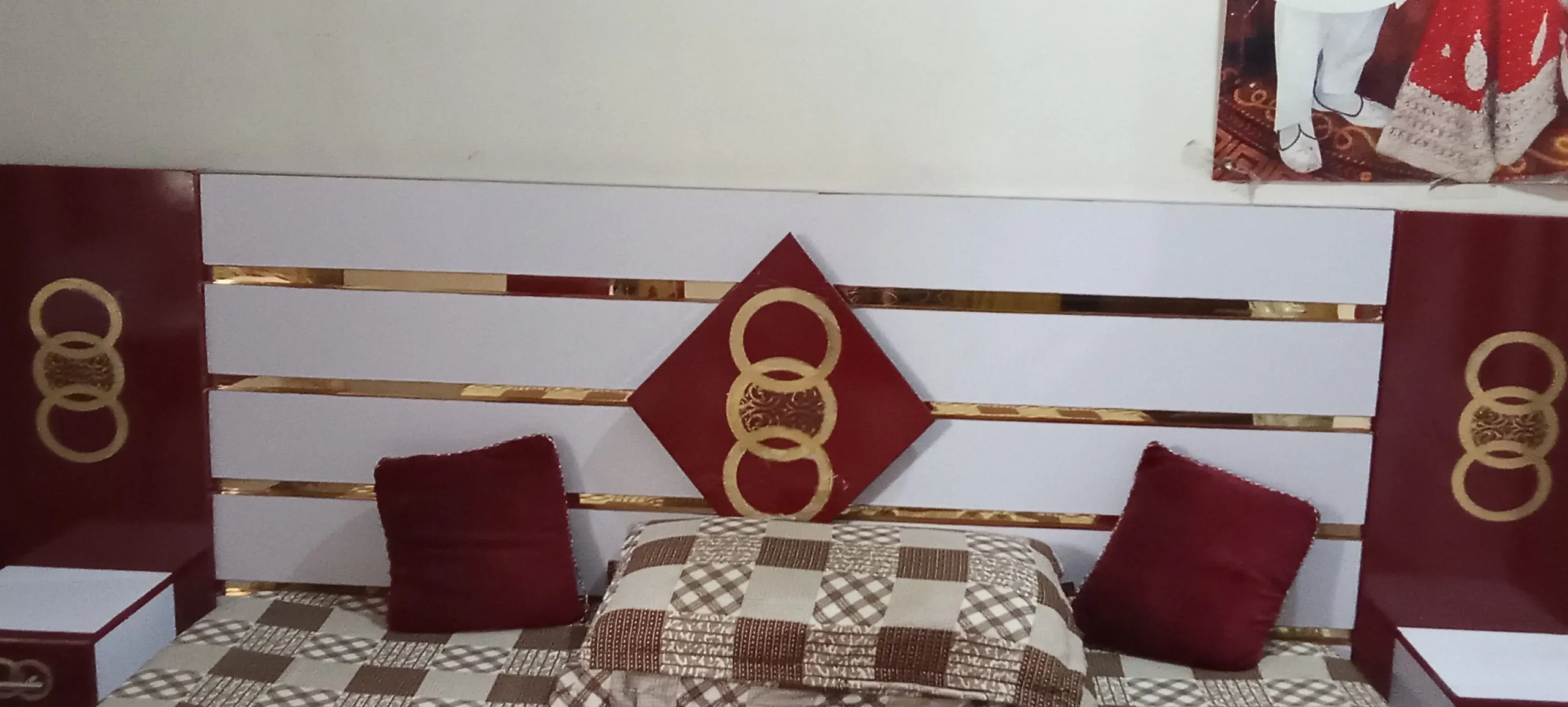 New n stylish bedroom set 4 pec