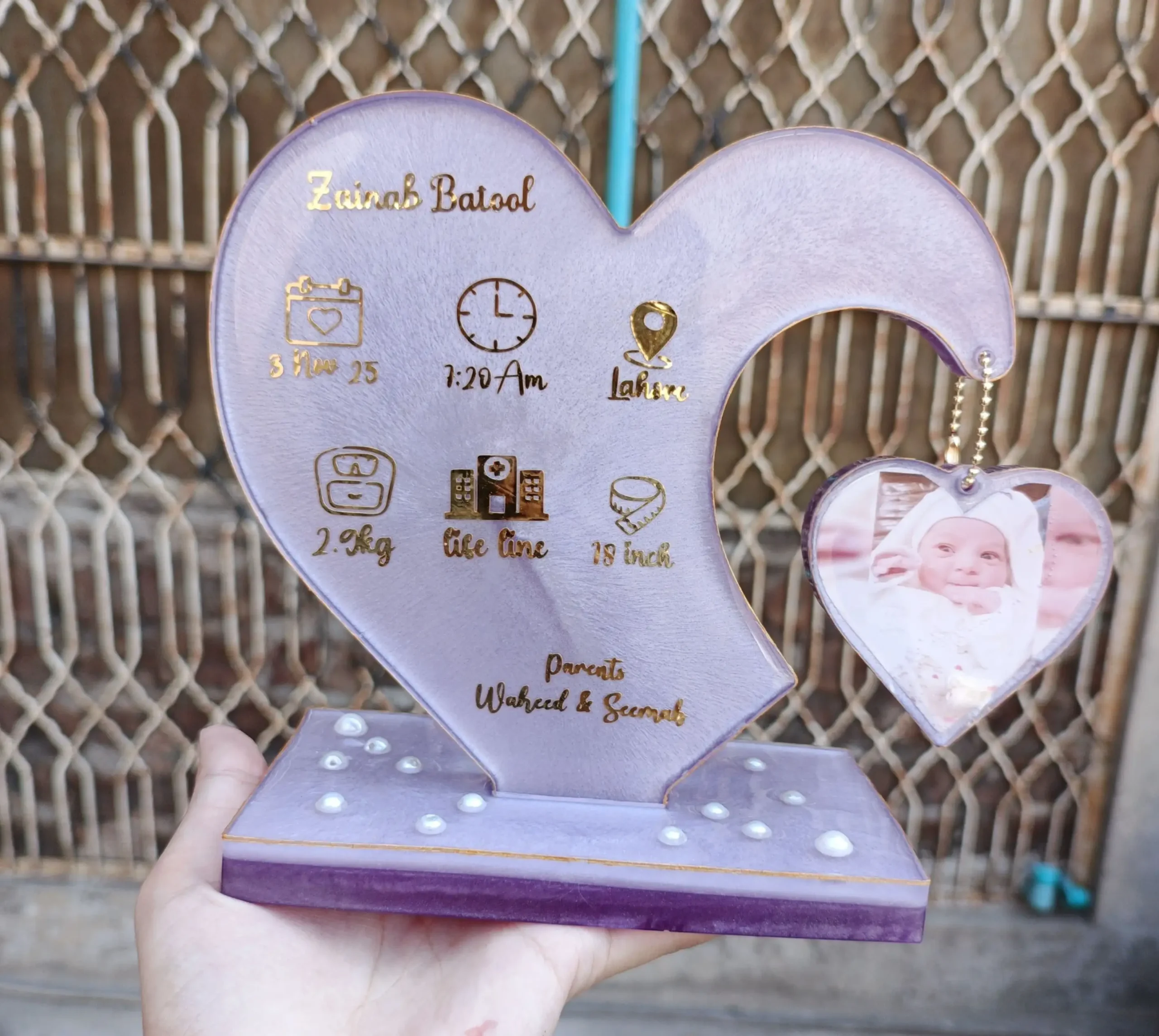 New born biography❤Heart Frame . You can customize on your demand😇