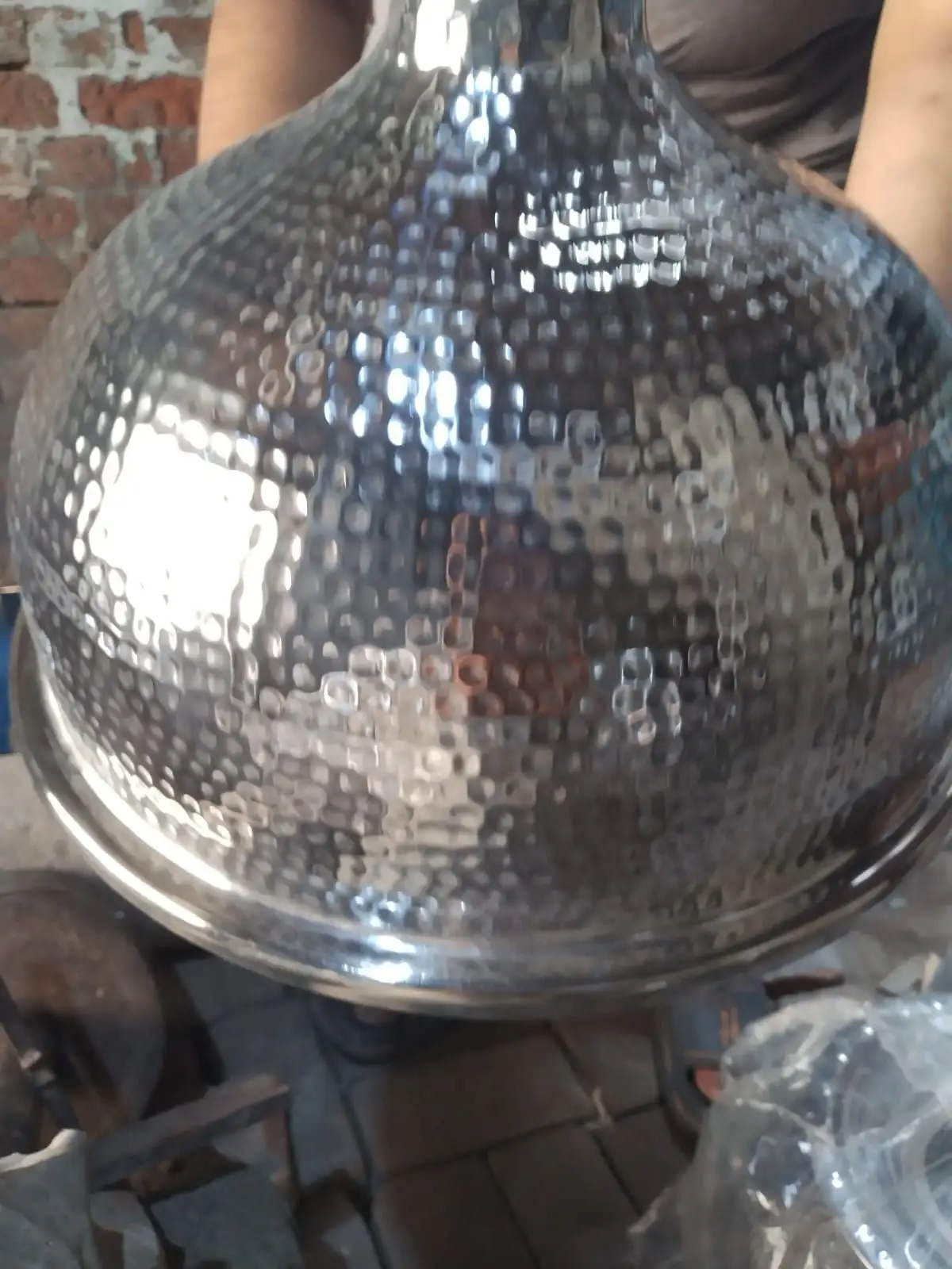 Steel hotel dishes per ye design ka kam karwane ke Liye rabta Karen