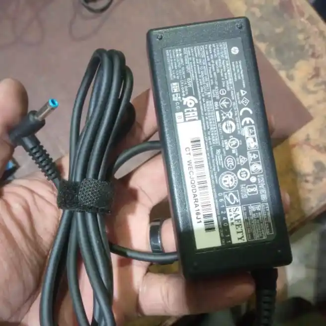 Genuine Laptop Charger – Fast Charging, Excellent Condition