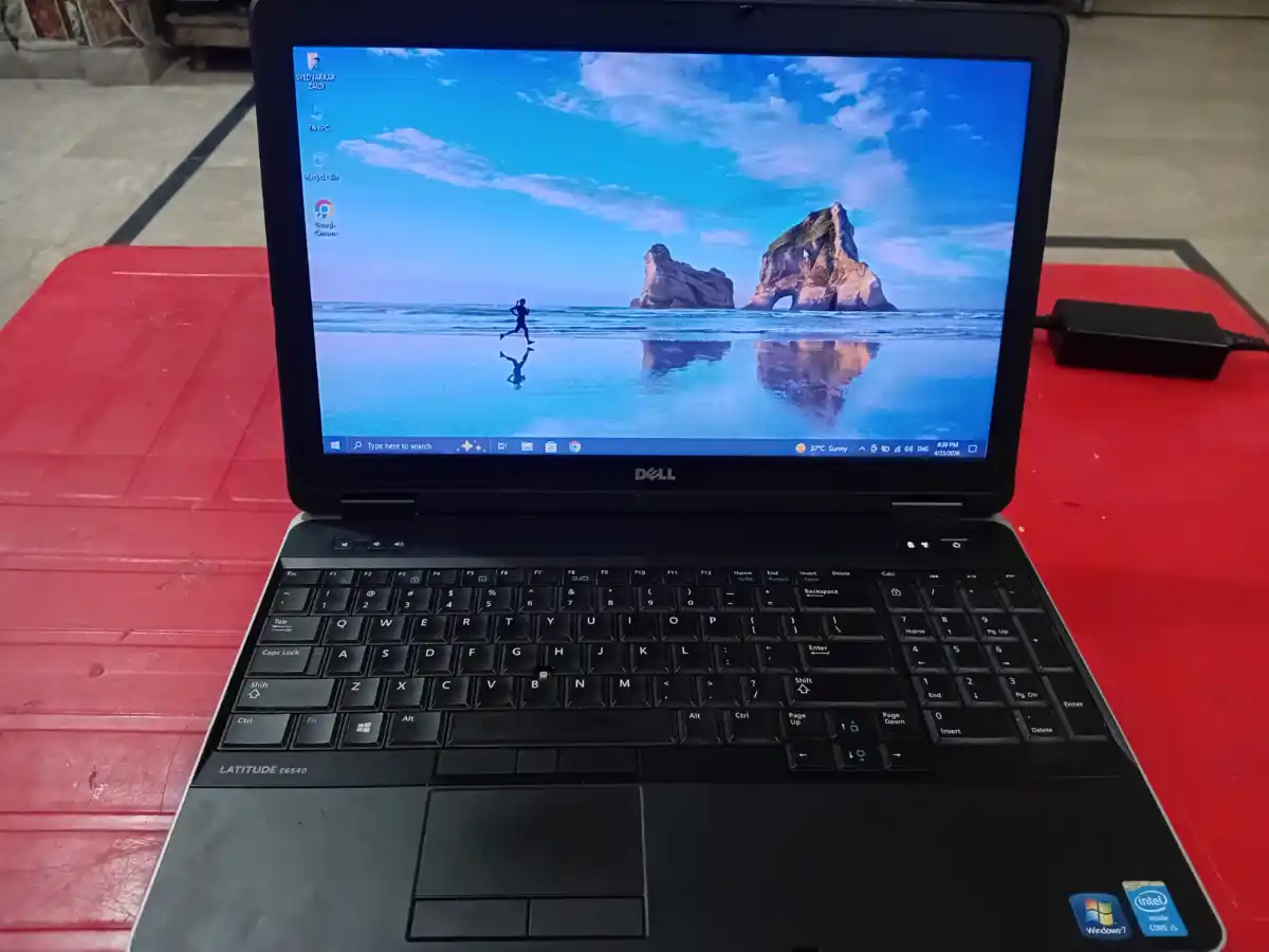 Dell Latitude E6540 | i5 | 8GB RAM | 120GB SSD | Good Condition