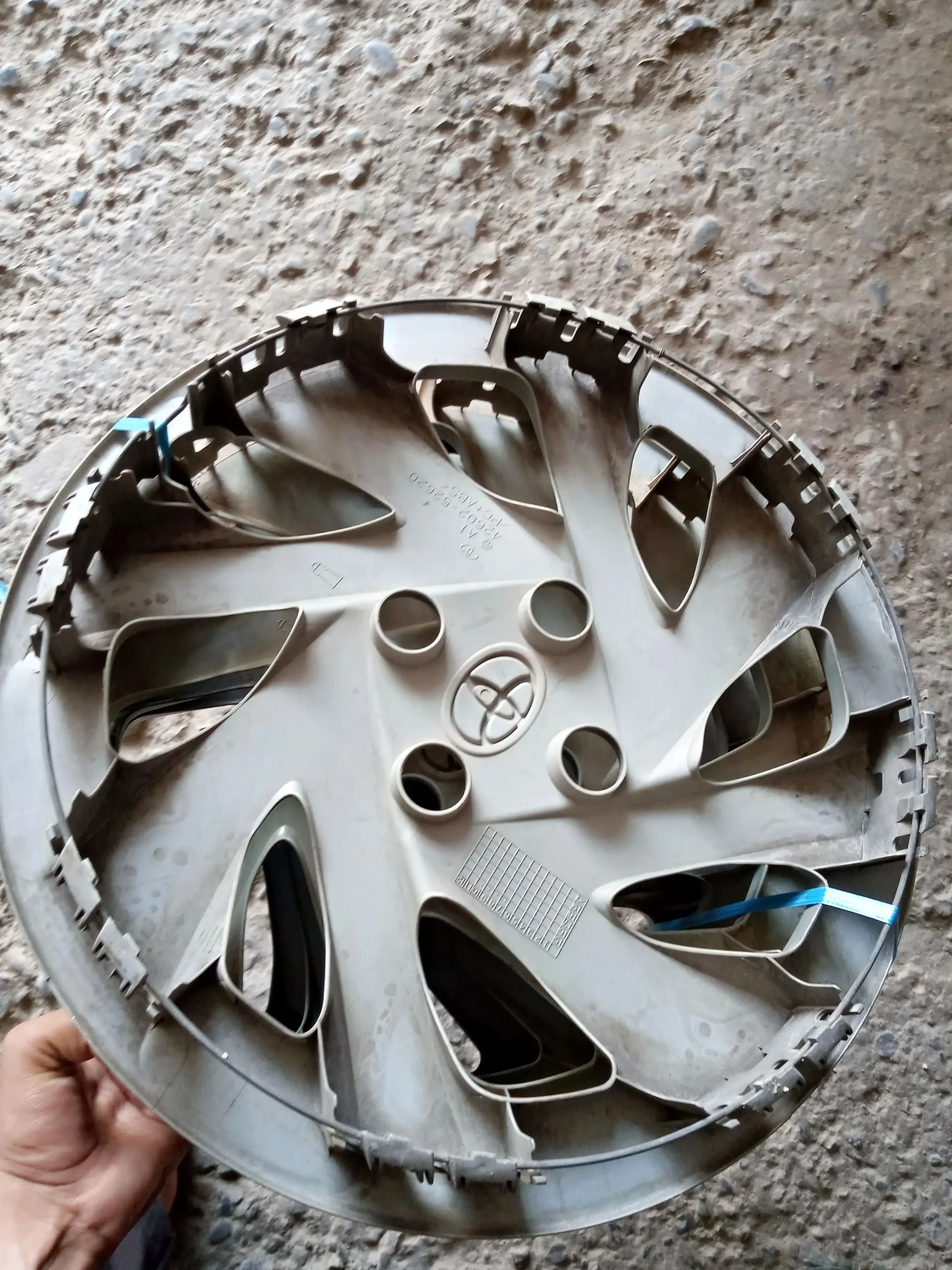 Aqua 15 Size original japane wheel covers fresh Set delivery Available whatsap 03201943133