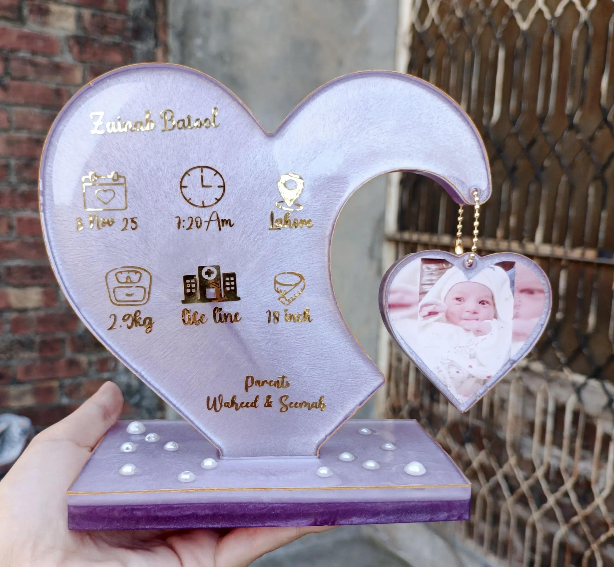 New born biography❤Heart Frame . You can customize on your demand😇