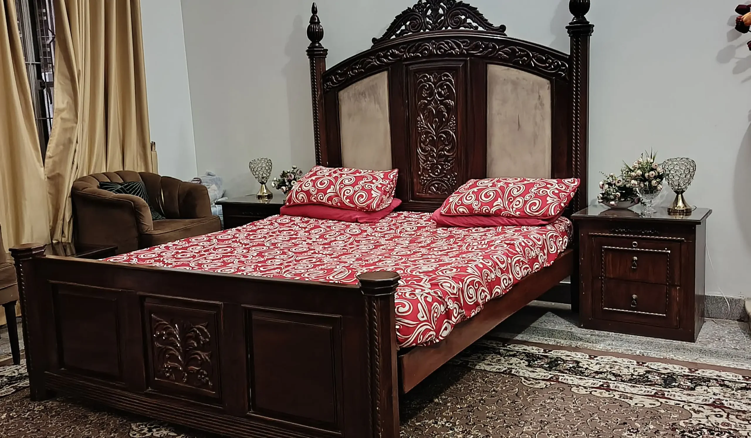 Solid wood bed with Ortho matrix