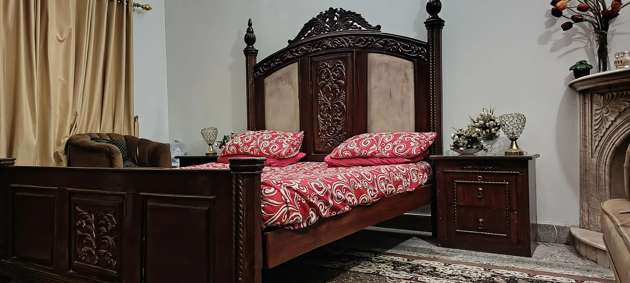 Solid wood bed with Ortho matrix
