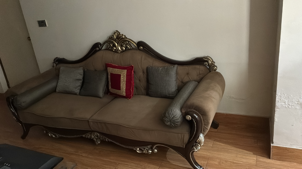 Pure sheesham wood chinoti sofa 3 tables