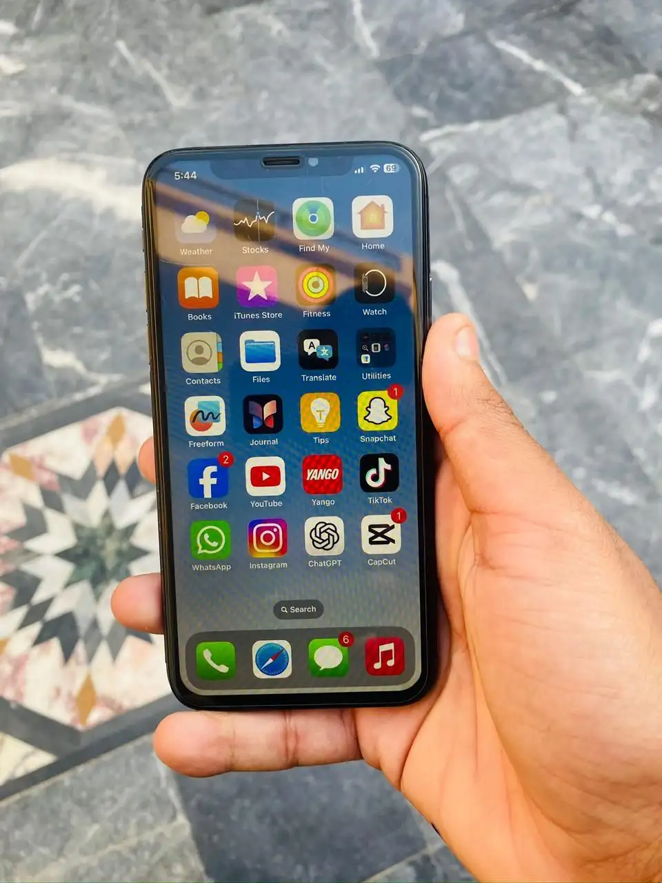 iPhone Xs frent protait nhi chlta baqi 10 by 10condation