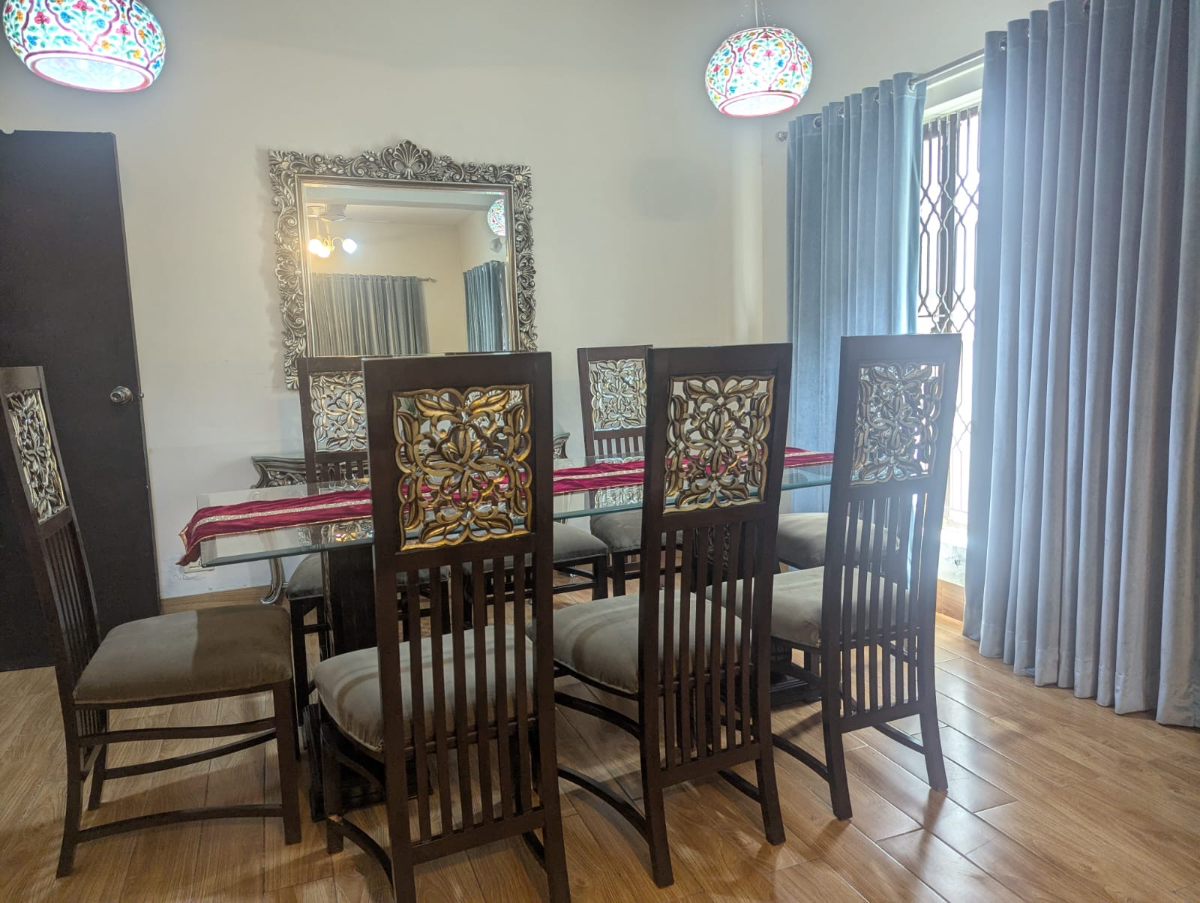 Pure sheesham chinoti wood 8 seater dining table