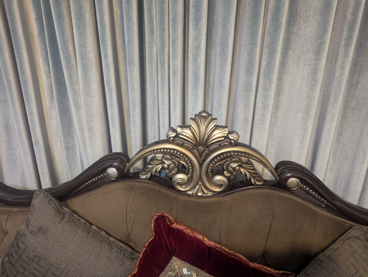 Pure sheesham wood chinoti sofa 3 tables