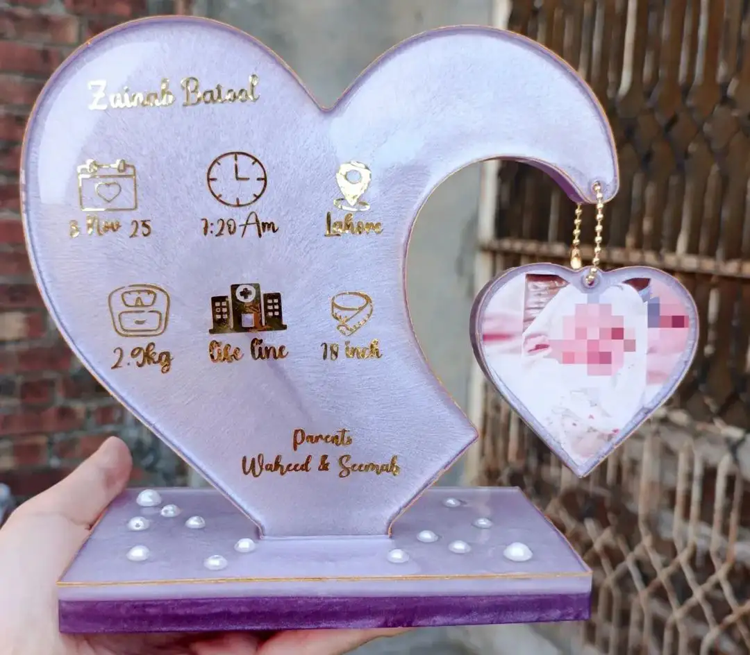 Baby biography heart ❤ stand