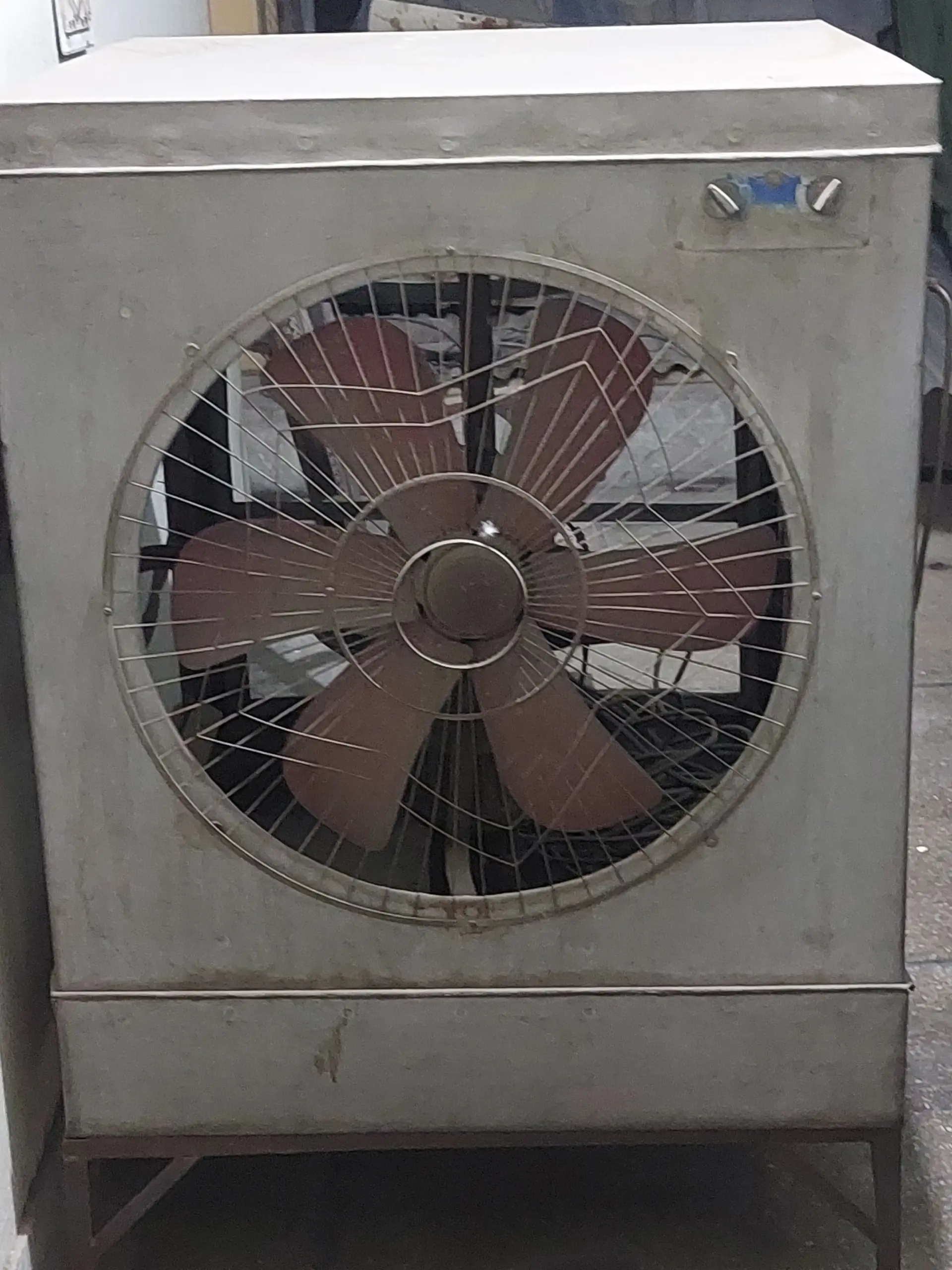 Water cooler for sall
