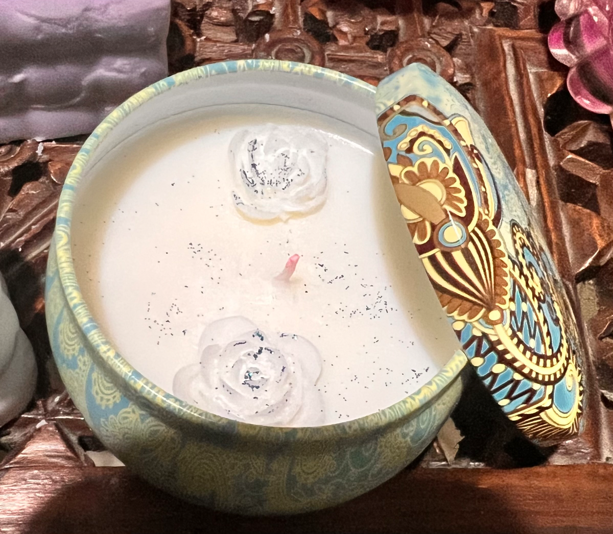 Scented candle