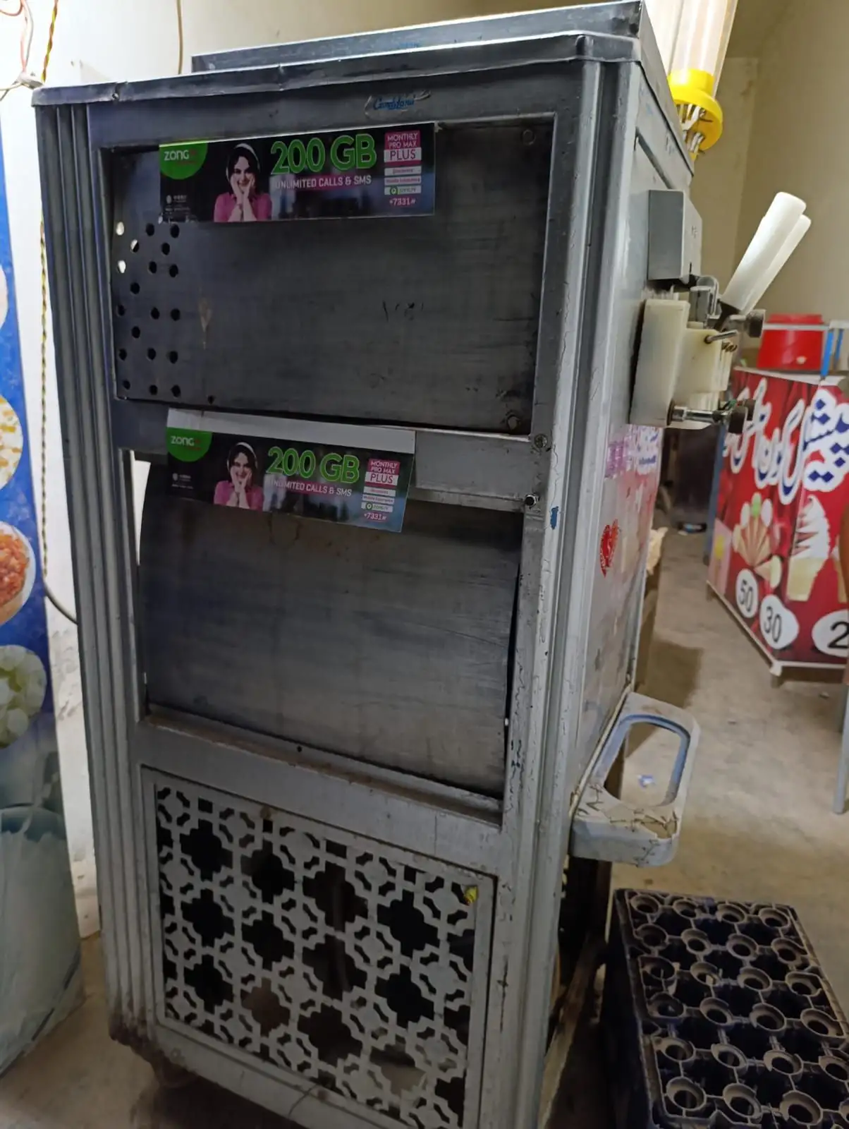 Cone ice-cream machine