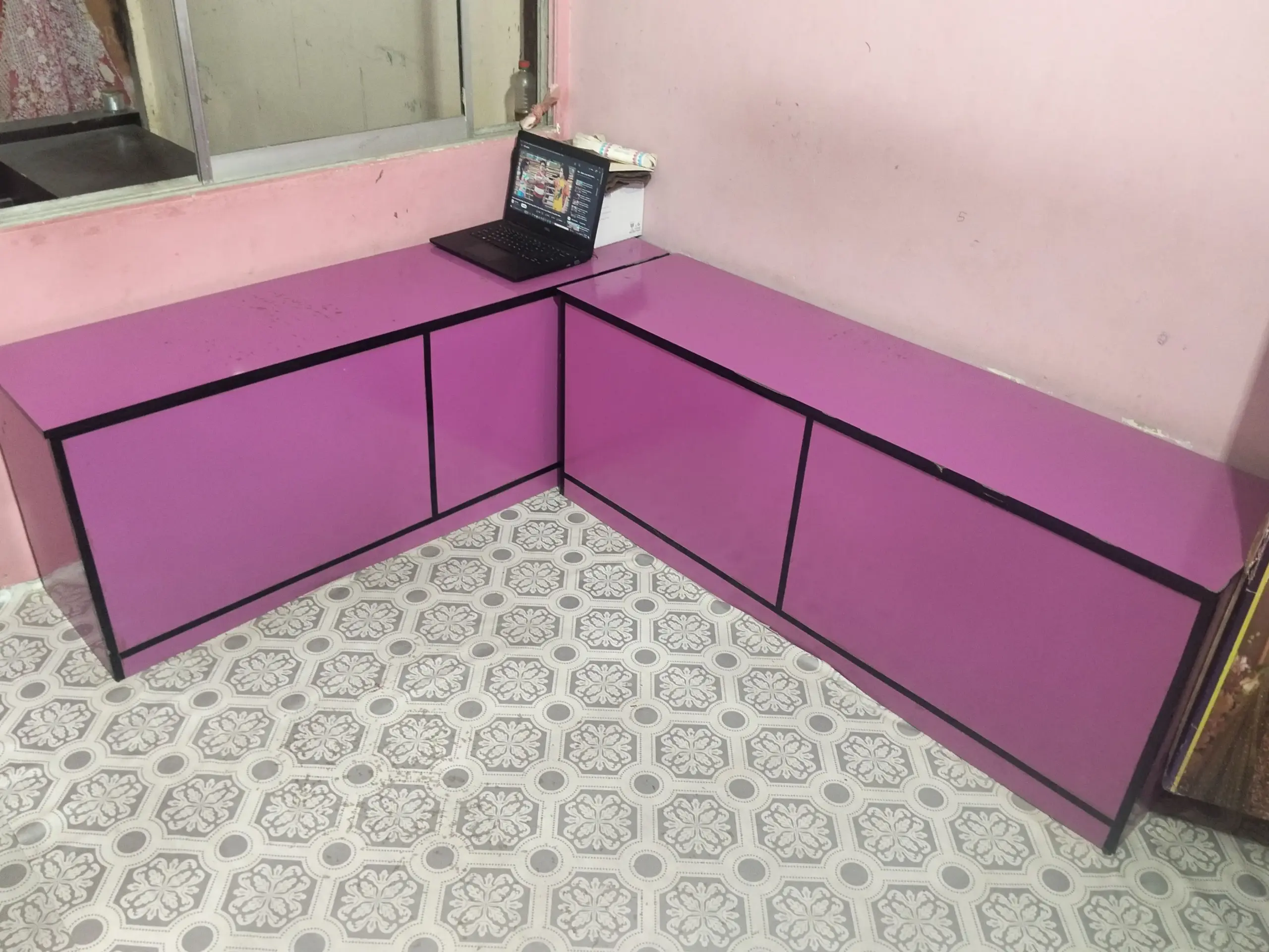 Without mekup and mirror only furniture