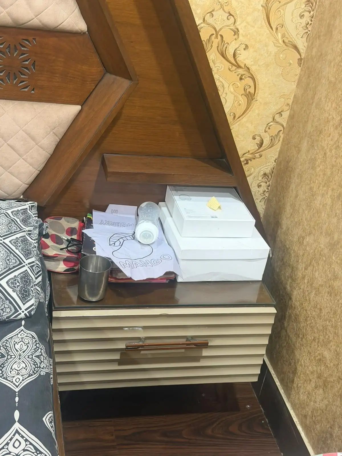 Selling my bedroom set