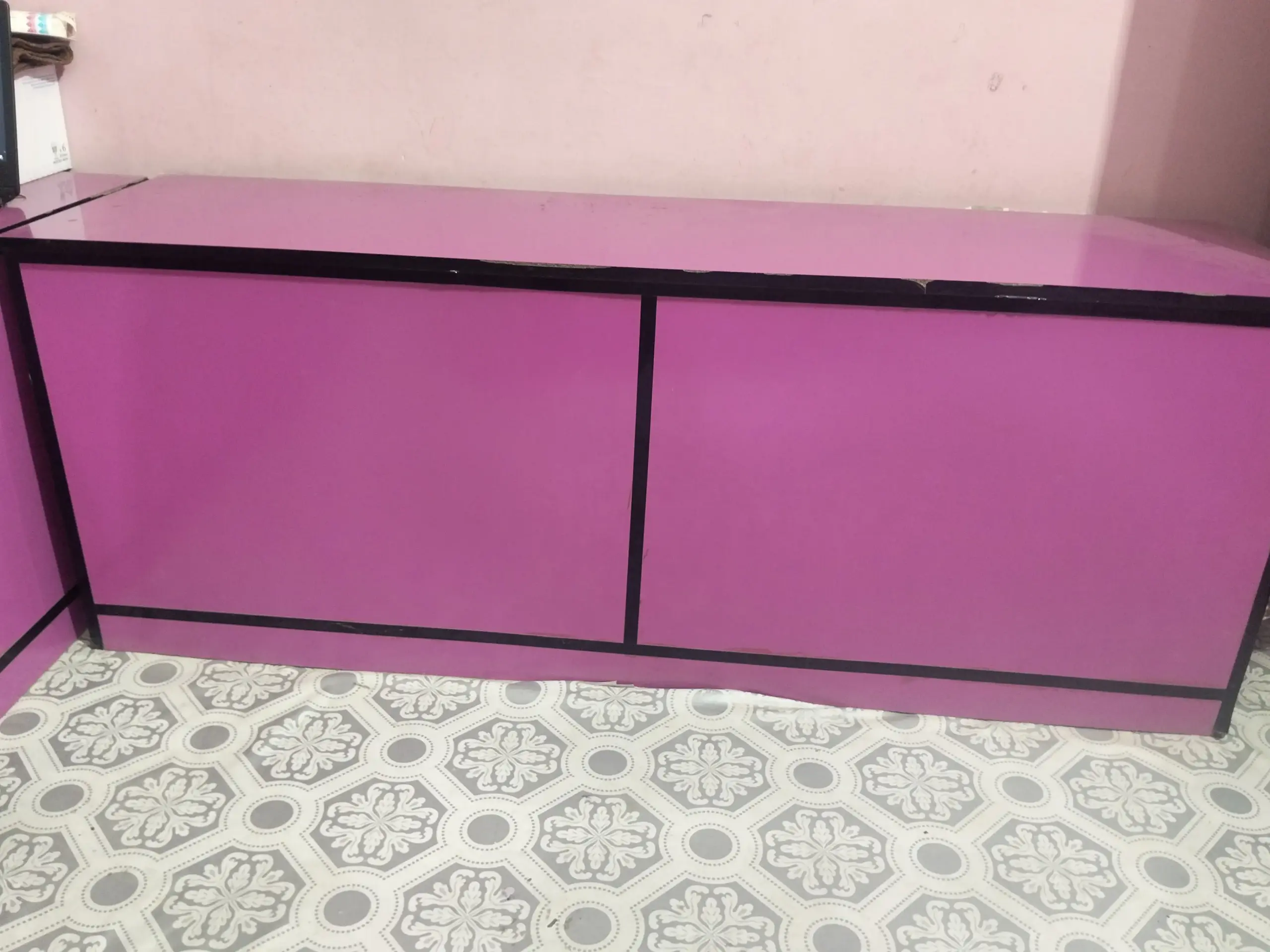 Without mekup and mirror only furniture