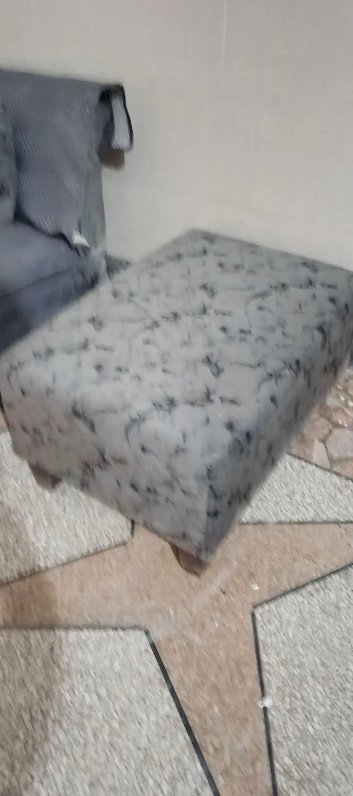 L shape 6 seater sofa with puffy