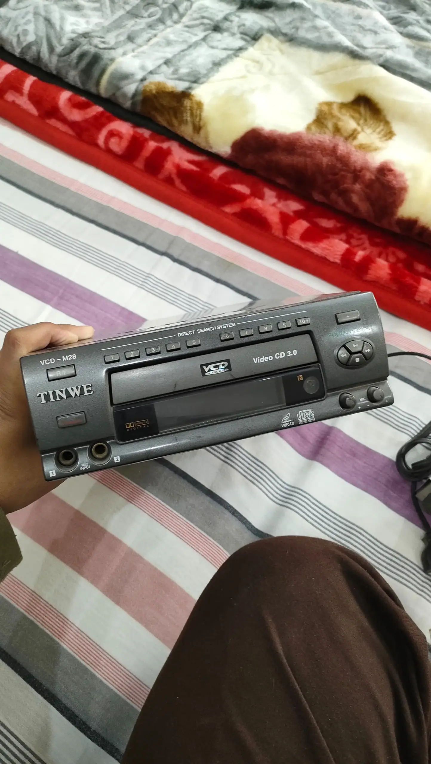 Tinwe CD player with lot of Free Video CD’S