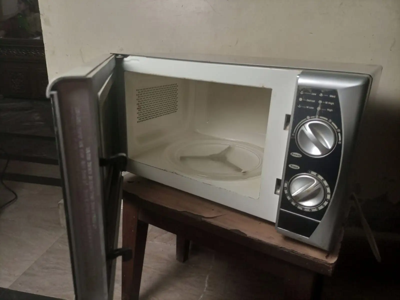 Dawlance Microwave Urgent Sell