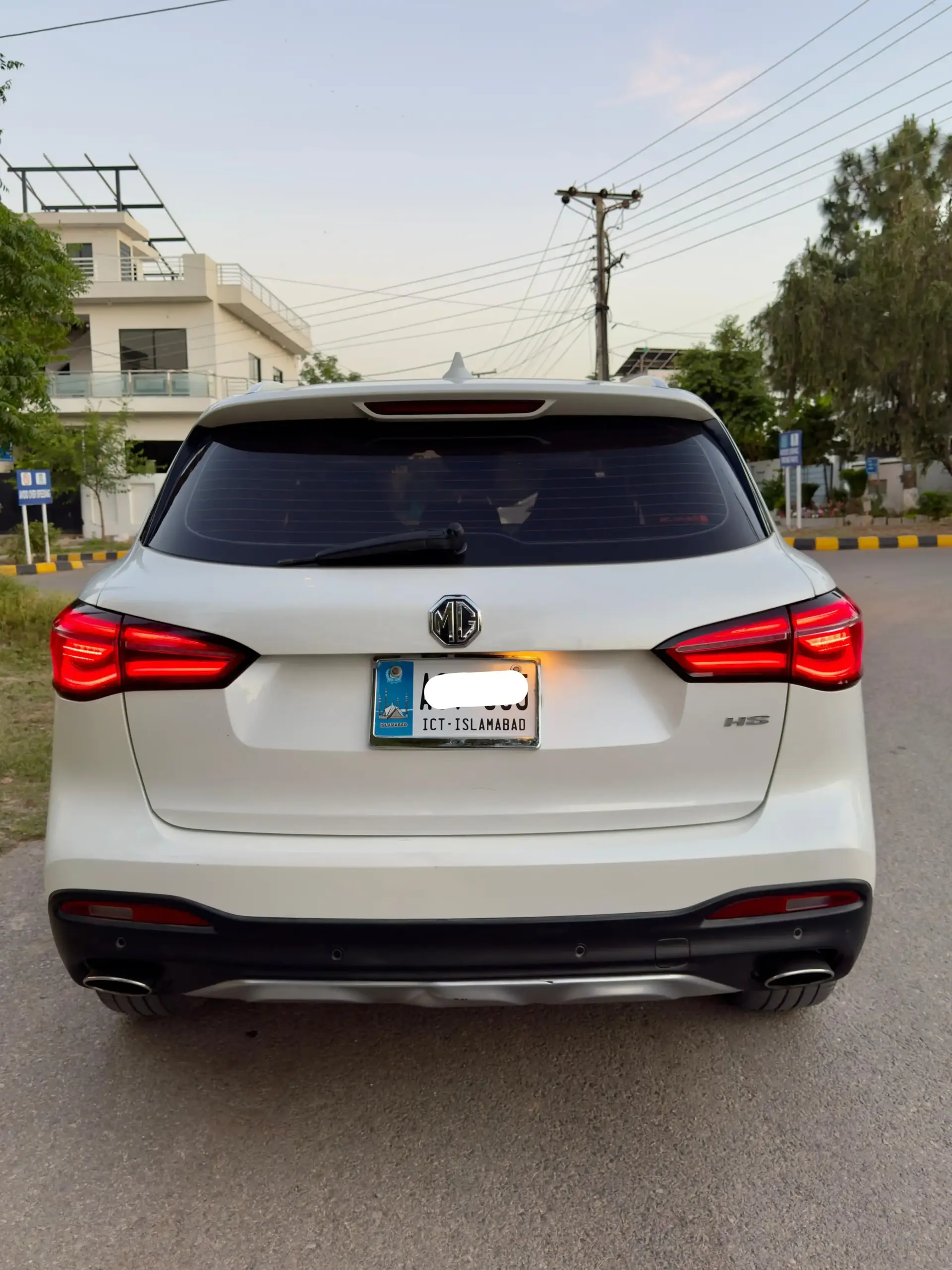 MG HS Trophy Edition