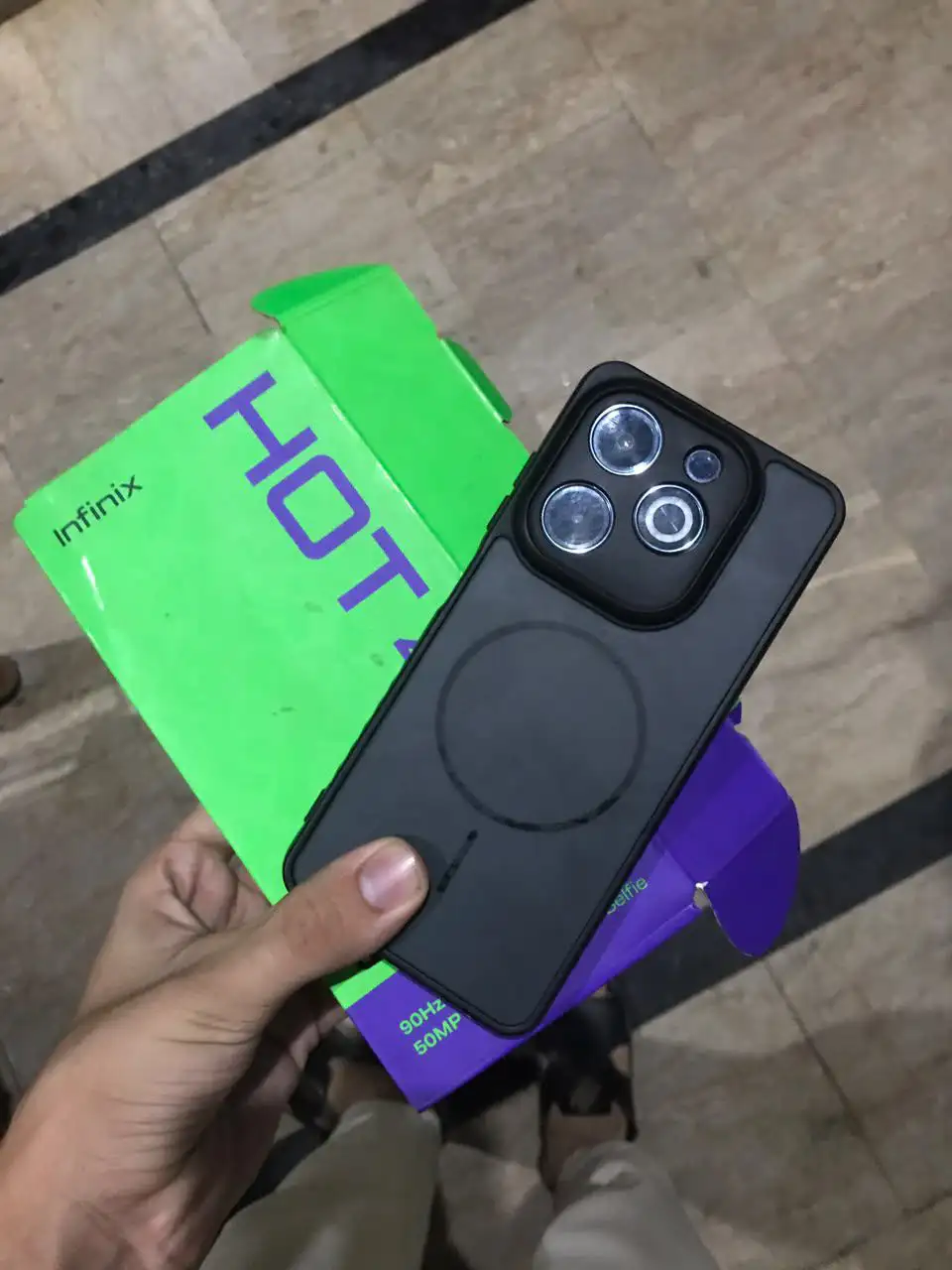 Infinix Hot 40i (8+8GB / 256GB) – Clean Condition With Box