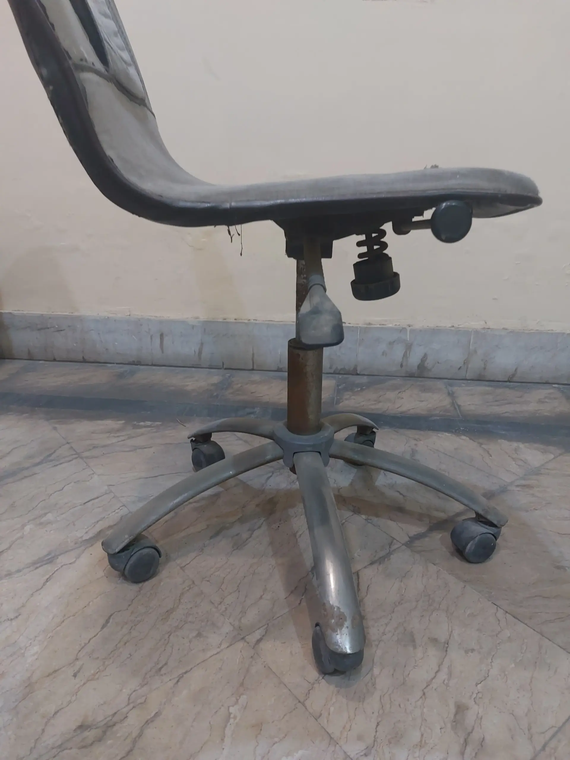 1 chair for sall