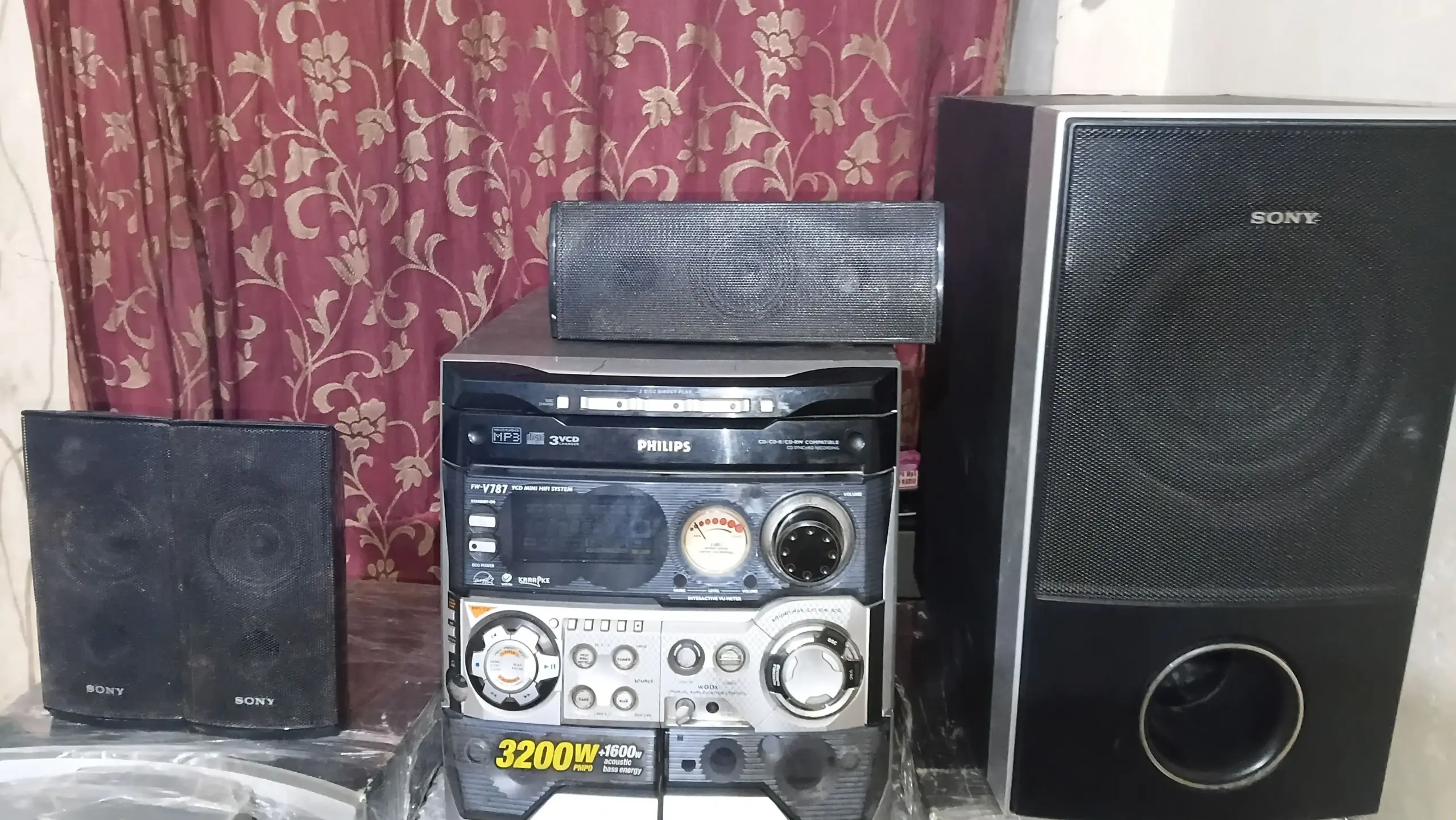 Philips FW-V787 HiFi System