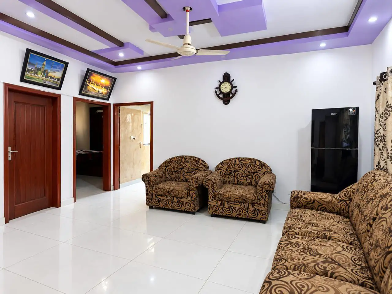 Flat for urgent sale (with roof top)