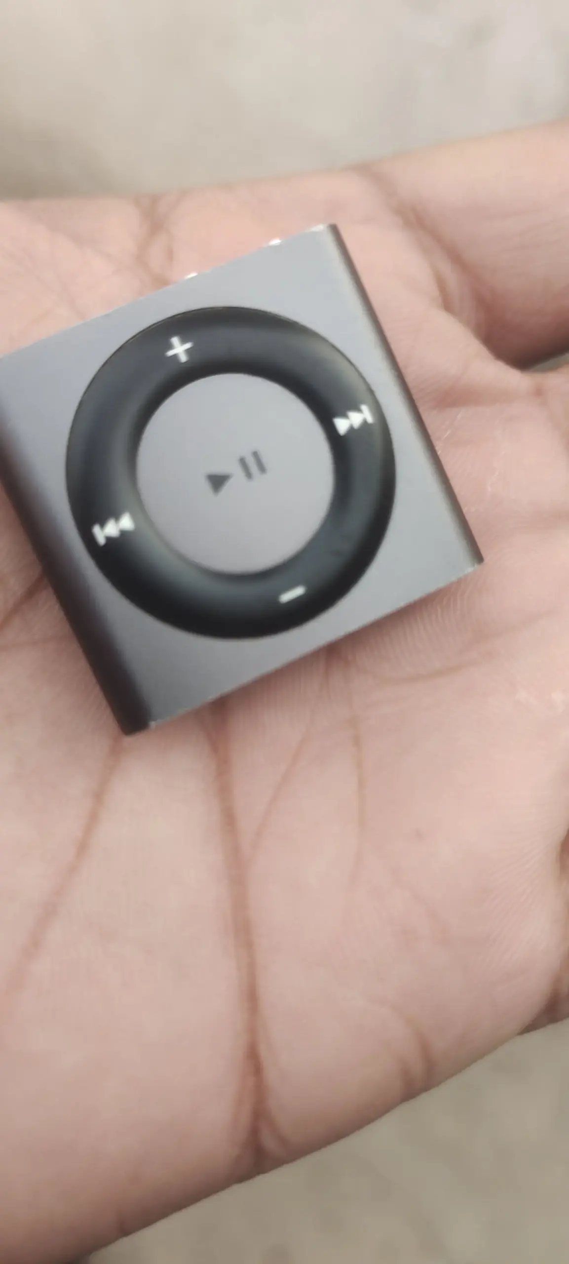 Ipod shuffle 4th generation